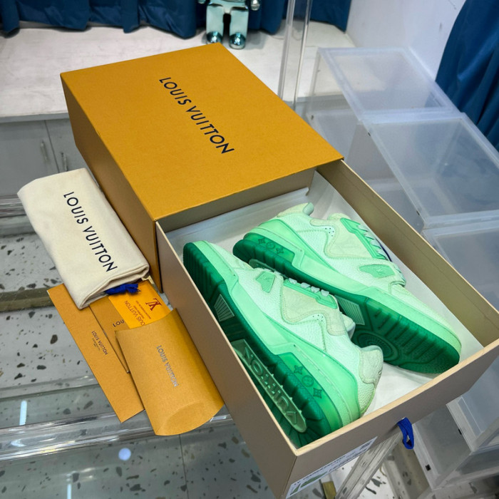 LV SNEAKER LV-000479