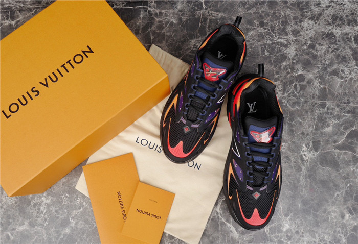 LV SNEAKER LV-000197