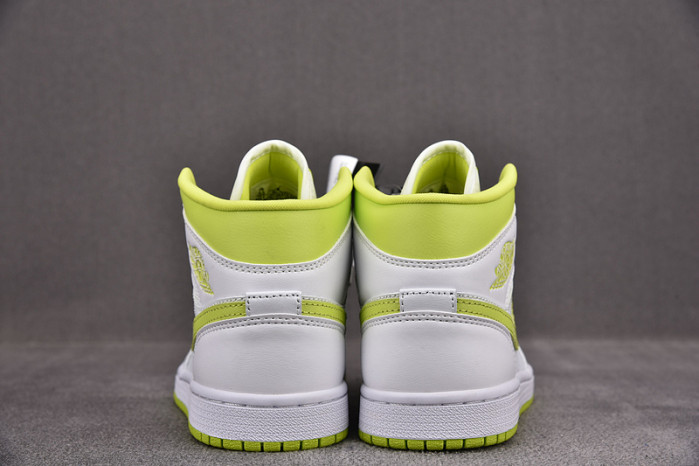 WMNS AIR JORDAN 1 MID 