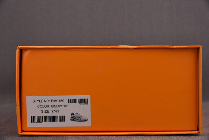 LV SNEAKER LV-000132