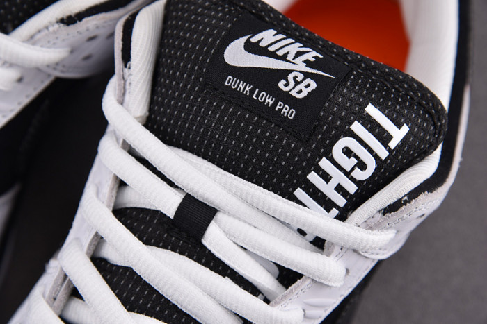 Nike SB Dunk Low TIGHTBOOTH FD2629-100