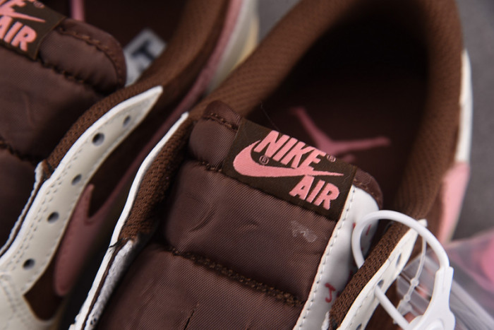 Travis Scott x Air Jordan 1 Low OG WMNS DZ4137-206