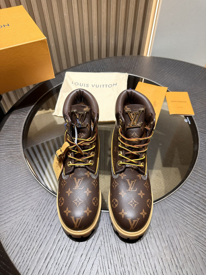 LV BOOTS L000017