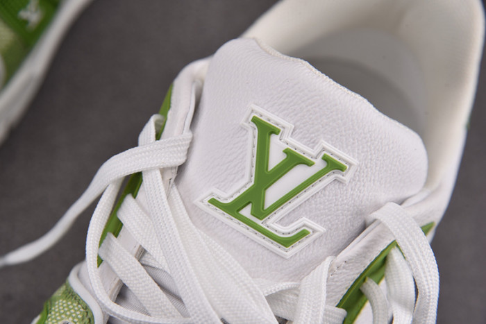 LV TRAINER SNEAKER LV-000590