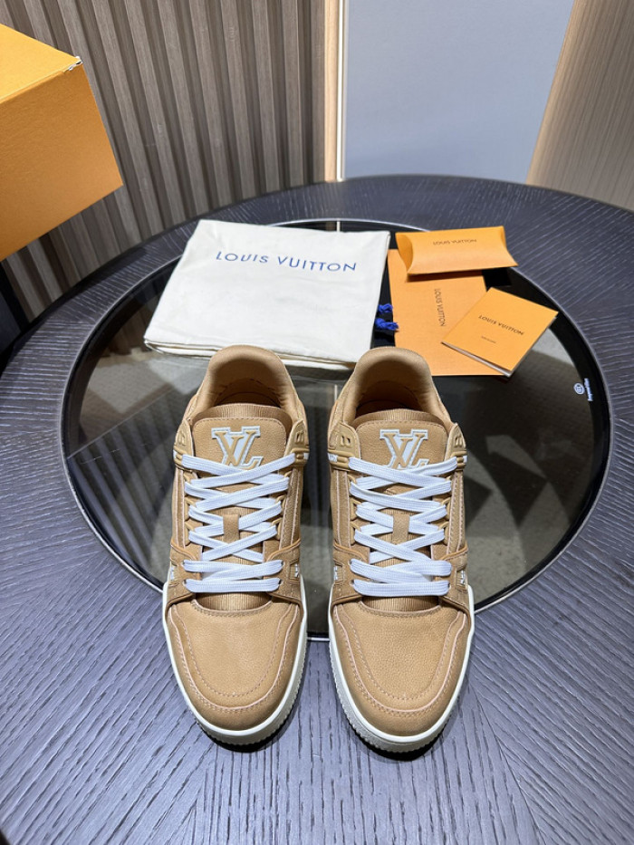 LV TRAINER SNEAKER LV-000565