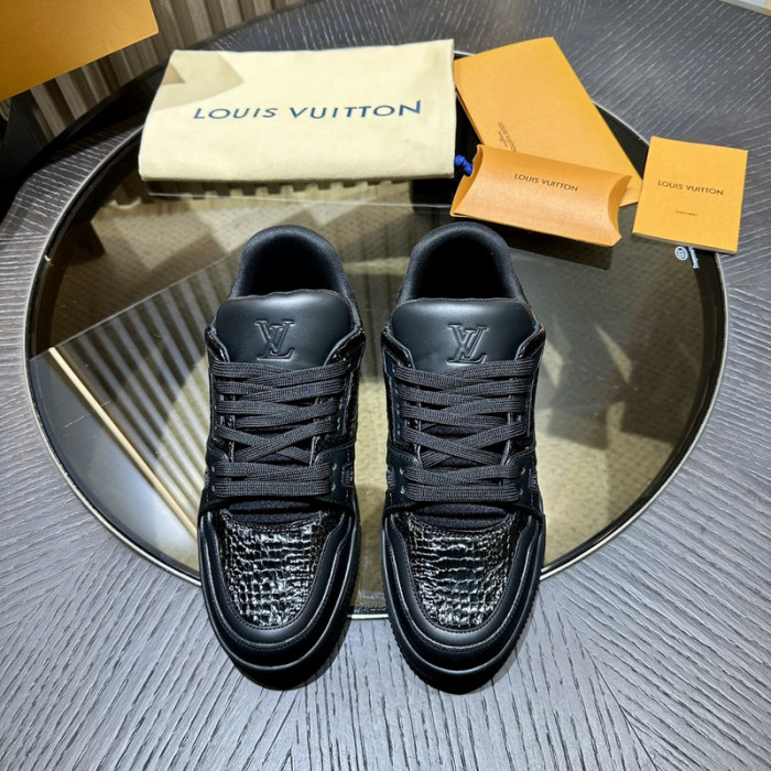 LV TRAINER SNEAKER LV-000582