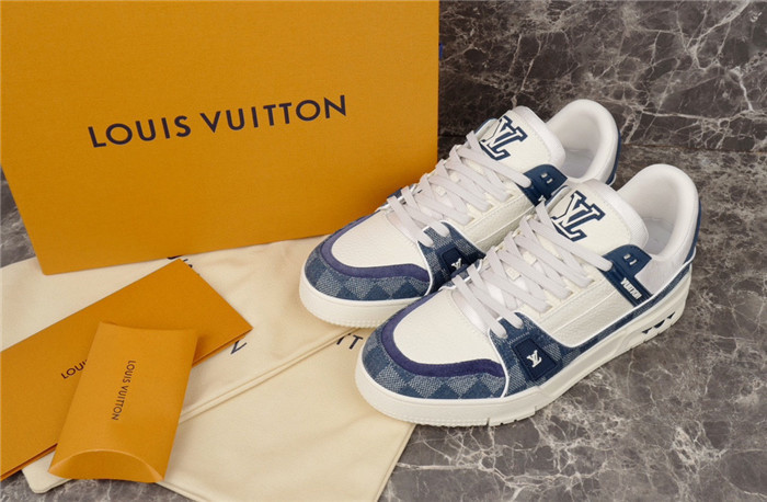 LV SNEAKER LV-000190
