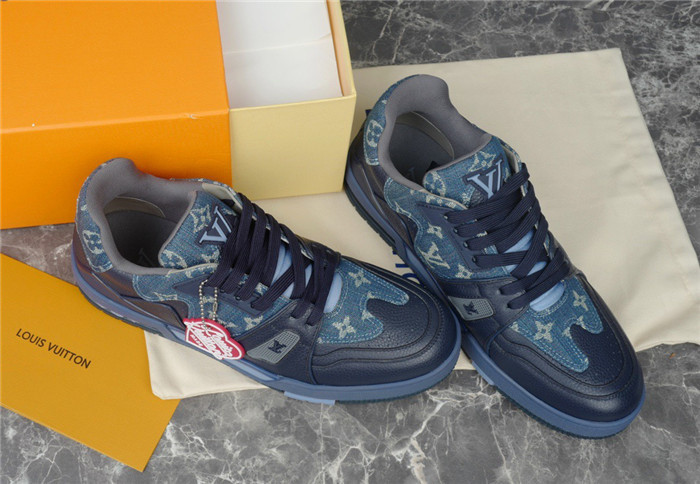 LV SNEAKER LV-000227
