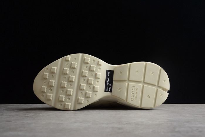 G*u*i* trainer sneaker 84