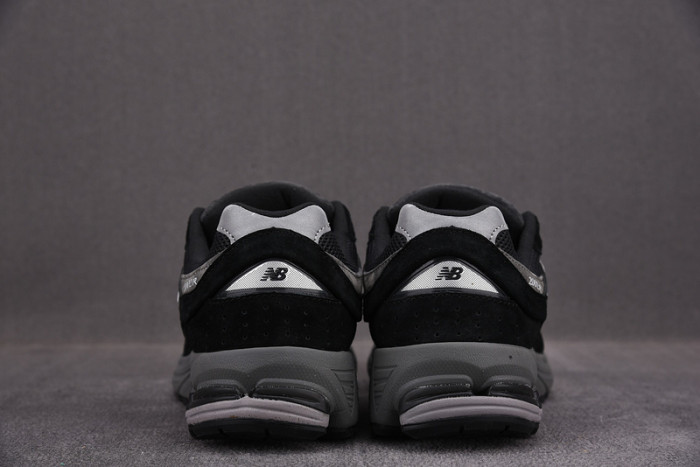 NEW BALANCE SNEAKER NB056