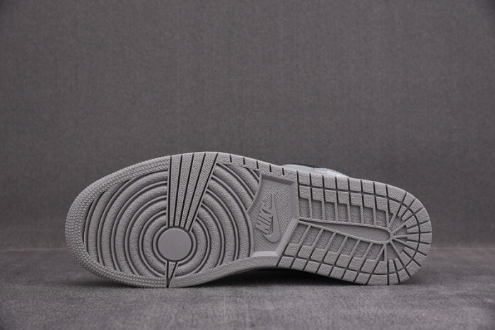 AIR JORDAN 1 MID “LIGHT SMOKE GREY” 554724-078