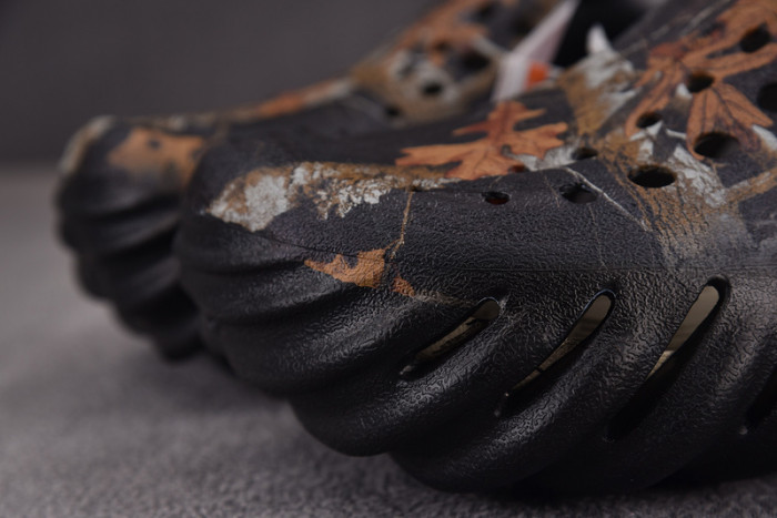 Cr*0*s x salehe bembury c00015