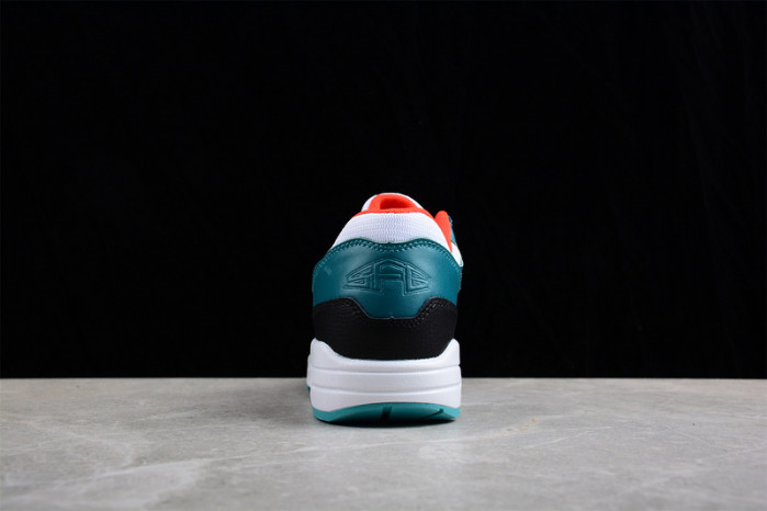 LEBRON JAMES NIKE AIR MAX 1 "LIVERPOOL" FB8914-100