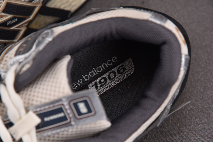 NEW BALANCE 1906A 