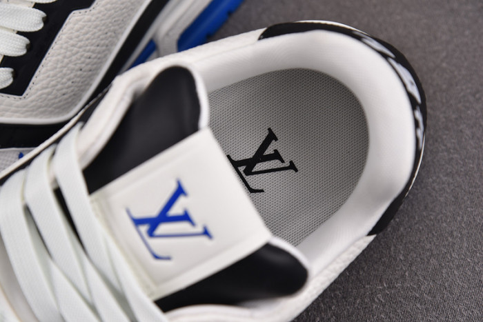 LV TRAINER SNEAKER LV-000562
