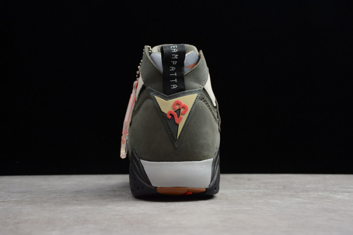 PATTA X AIR JORDAN 7 RETRO OG SP “ICICLE” AT3375-100