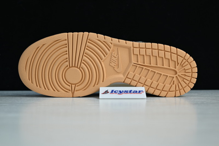 Dunk Low SE "Free .99"