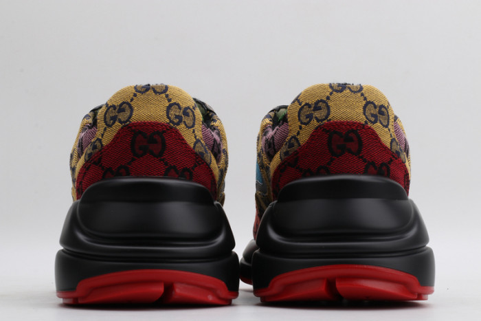 G*u*i* trainer sneaker2