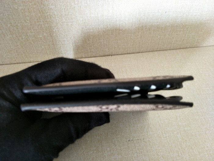 G*u*i with plaid bee wallet