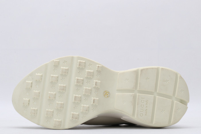 G*u*i* trainer sneaker24