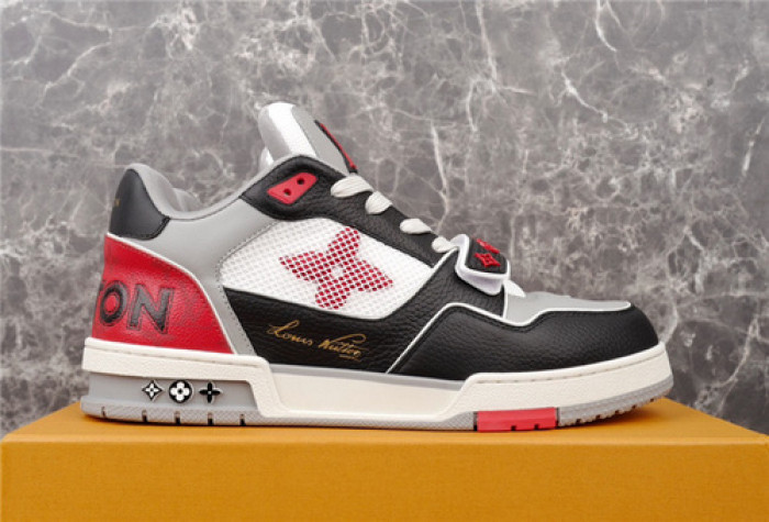 LV SNEAKER LV-000157