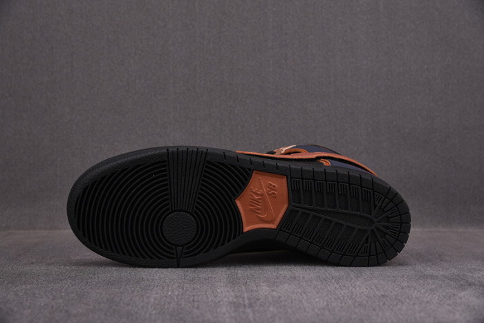 Gundam x Nike SB Dunk High "Banshee" DH7717-400