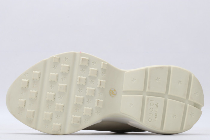 G*u*i* trainer sneaker6