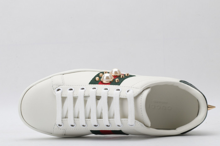 G*u*i* trainer sneaker54