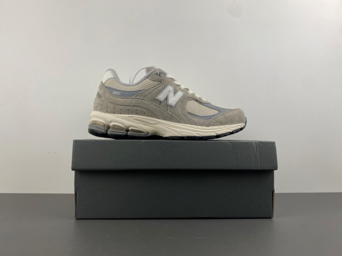 New Balance 2002R 