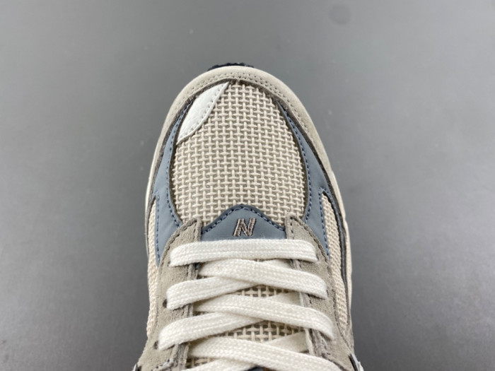 New Balance 2002R 